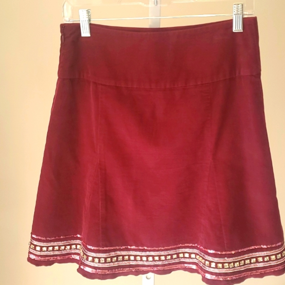 AMERICAN EAGLE CORDUROY SKIRT SIZE 0, RHINESTONE TRIM.